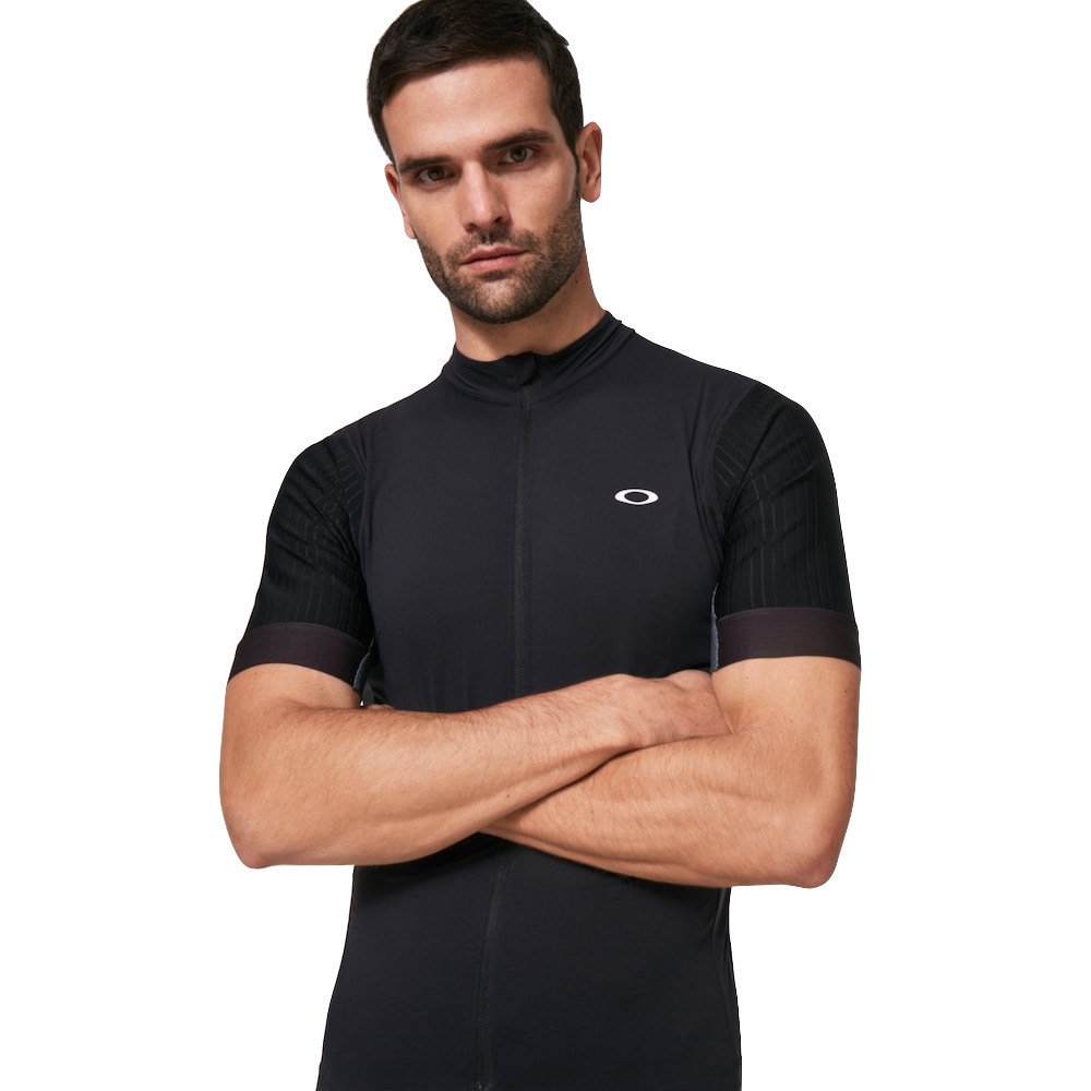 Tricota Oakley Apex Pro Blackout